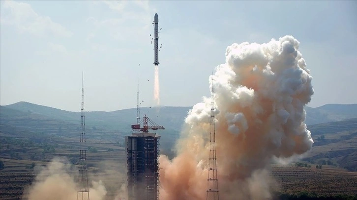Çin, 'Şiyan' sınıfı üç toprak müşahede uydusunu fırlattı