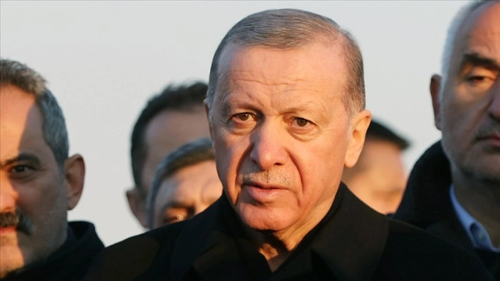 Cumhurbaşkanı Erdoğan, sarsıntı sahasına gitti