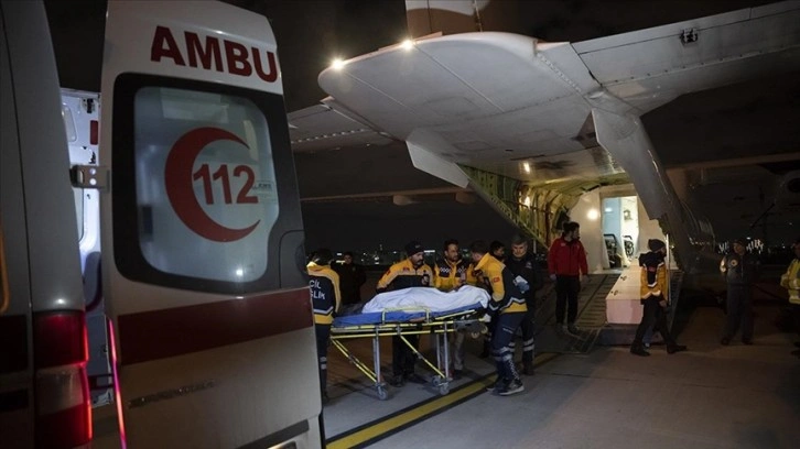 Deprem alanından İstanbul'a getirilen 1233 yaralının tedavisi sürüyor