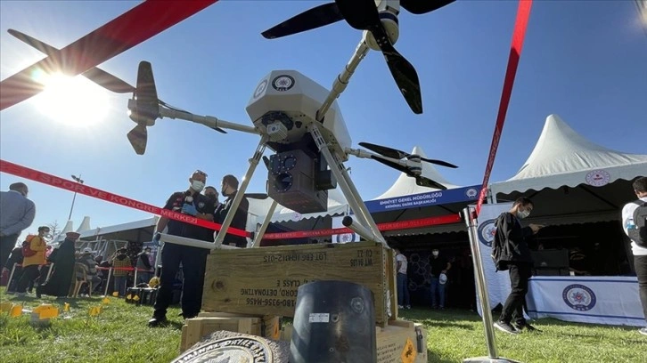 Dünyanın evvel lazer silahlı dronu 'Eren' festivalde uyanıklık gördü