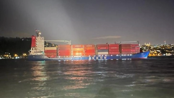 İstanbul Boğazı'ndaki sefine trafiği arızalanan taşımalık gemisi zımnında askıya alındı