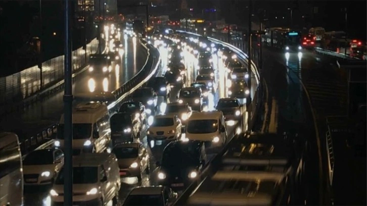 İstanbul'da trafikte kesafet yaşanıyor