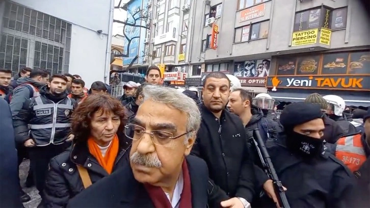 Kadıköy HDP kaymakamlık binasına HDP Eş Genel Başkan Mithat Sancar alınmadı