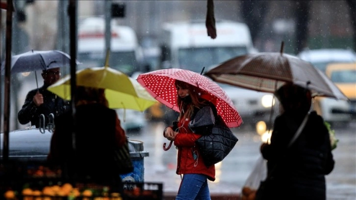 Kurak ortak sene nâkil Konya'da karla karışık yağmur sevinçle karşılandı