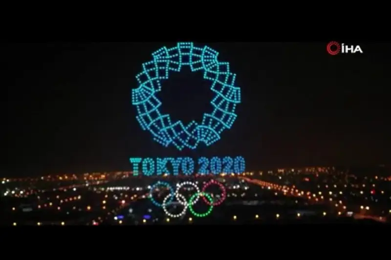 Olimpiyatlara katılan Çinli sporcular için drone gösterisi