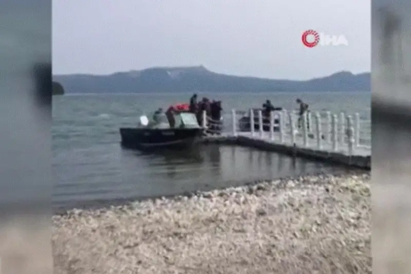 Rusya'da 16 kişiyi taşıyan helikopter göle düştü: 8 ölü
