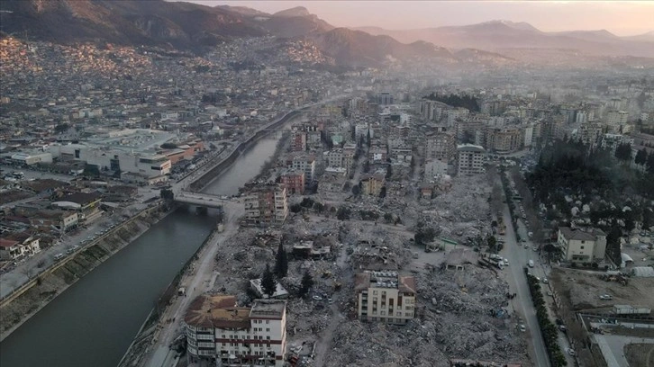Türkiye ve etrafı 123 yılda 6 ve giysi büyüklüğündeki 231 depremle sarsıldı