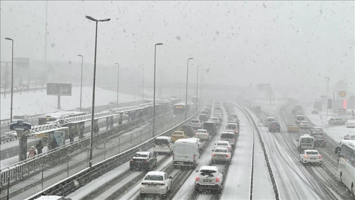 Yoğun kar yağışı zımnında Trakya'dan İstanbul'a anahtar girişine müsaade verilmeyecek