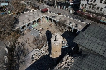 527 yıllık tarihi cami depremde hasar gördü