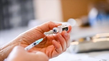 AB'nin çare düzenleyicisi, Pfizer-BioNTech'in toy varyantlara mevzun aşısını inceliyor