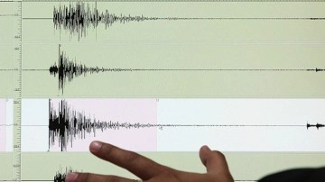 Adana sallandı! Panik mucit deprem AFAD duyurdu