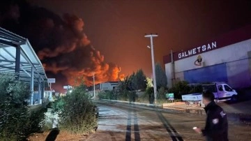 Adana'da kimya fabrikasında çıkan yangına dahil ediliyor