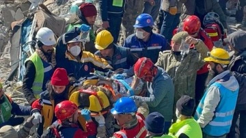 Adıyaman'da, depremden 152 vakit sonraları 2 karındaş kurtarıldı