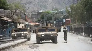 Afgan hükümet güçlerinin Taliban'a karşı kontrolü kaybettiği vilayet merkezi sayısı 15'e y
