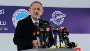 AK Partili Özhaseki: Ne efsus ki CHP'li belediyeler kanalıyla ajanslara trilyonlarca servet dökülüyo