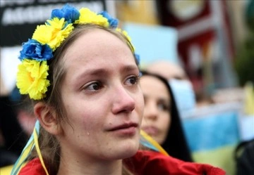 Antalya'da canlı Ukraynalılar, Rusya'nın askeri müdahalesine tepki gösterdi