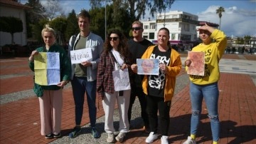 Antalya'daki Ukraynalılar ülkelerine iane düşüncesince iklim piyasasının açılmasını bekliyor