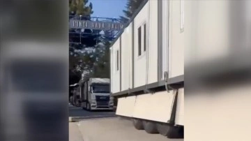 Askeri fabrikalarda imal edilen konteynerler deprem alanına gönderiliyor