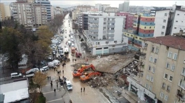 "Asrın felaketi"nden etkilenen Gaziantep'te dolgun nakil parasız başlıyor
