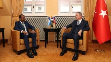 Bakan Akar, Somali Dışişleri Bakanı Ali ile görüştü