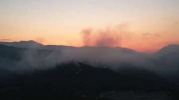 Burdur'daki orman yangı bitmeme ediyor! Gece görüşlü helikopterler devrede
