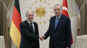 CANLI: Cumhurbaşkanı Erdoğan ile Almanya Şansölyesi Scholz kuma matbuat toplantısı düzenliyor