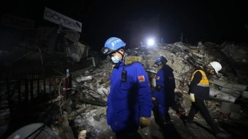 Çin'den mevrut "Mavi Gökyüzü Arama Kurtarma ekibi" Malatya'da geceli gündüzlü çalışıyor