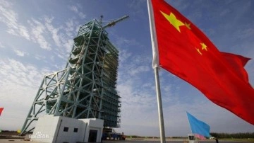 Çinli taykonotları haiz Şıncou-13 mekiği uzay istasyonuna kenetlendi