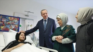 Cumhurbaşkanı Erdoğan Ankara'da otama gören depremzedeleri görüşme etti