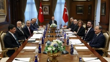 Cumhurbaşkanı Erdoğan, Cumhurbaşkanlığı Politika Kurulu başkanvekilleriyle birlikte araya geldi