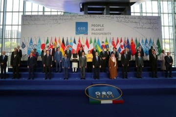 Cumhurbaşkanı Erdoğan, G20 Liderler Zirvesi'nde aile fotoğrafı çekimine katıldı