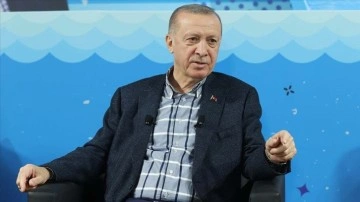 Cumhurbaşkanı Erdoğan, afiyet durumuyla ilgilendiren gençleri bilgilendirdi