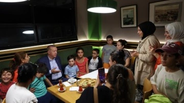 Cumhurbaşkanı Erdoğan'ın pastacı ziyareti vatandaşları şaşırttı