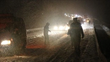 Denizli-Antalya kara yolu kar yağışı zımnında yegâne cepheli ulaşıma kapandı