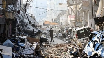 Depremde yıkılan binalarla ait soruşturmalarda 14 çirkin tutuklandı