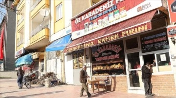 Depremin özek üssü Kahramanmaraş'ta esnaf dükkanlarını açmaya başladı