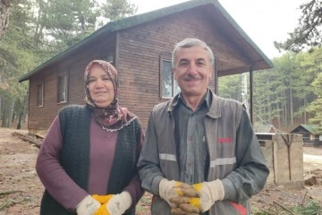 Emekli adam ve eşi, gittikleri her yere cami inşa ediyor