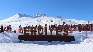 Erciyes'e mevrut turistler Kayseri'nin tarihini de öğreniyor