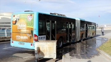 Erzurum'da halk otobüsünde çıkan yangına önce müdahaleyi manşet yaptı