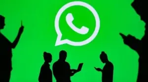 Facebook çalışanlarının tüm WhatsApp mesajlarını okuyabildikleri iddia edildi