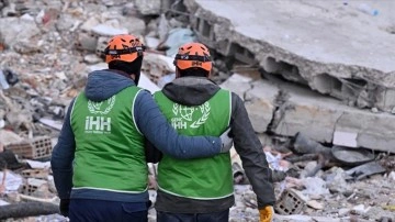 İHH, 3 bin 359 şahsiyet kadrosuyla deprem bölgelerinde