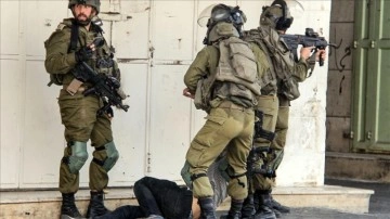 İsrail askerleri, Batı Şeria'da birlikte evladı asıl mermiyle kökeninden vurdu