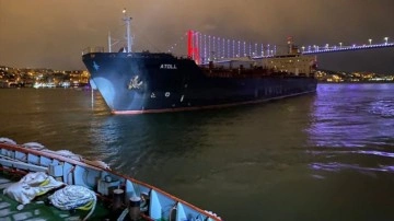 İstanbul Boğazı’nda bulut kırcı anlar! Köprünün altında sürüklenen gemi kurtarıldı