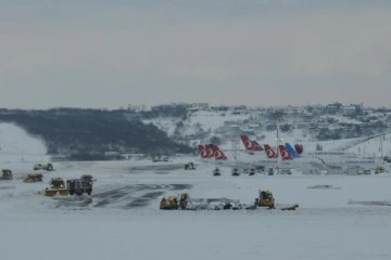 İstanbul Havalimanı’nda pistlerden biri uçuşlara açıldı