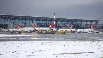 İstanbul ve Sabiha Gökçen havalimanlarında 127 THY uçağına buzlanmayı inhibütör muamelat yapıldı