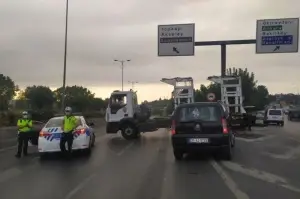 İstanbul'da 30 Ağustos Zafer Bayramı nedeniyle Vatan Caddesi trafiğe kapatıldı