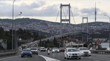 İstanbul'da haftanın önce gününde trafik yoğunluğu yüzdelik 58