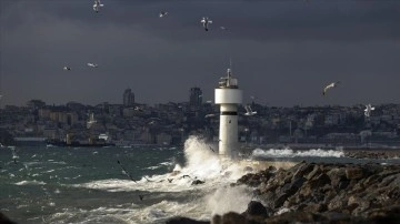 İstanbul'da ak yel zımnında birtakımı vapur seferleri bozma edildi
