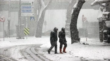 İstanbul'da dip kar yağışı tesirini sürdürüyor