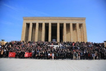 İTÜ ETA Vakfı Doğa Koleji 5 bini aşkın öğrencisiyle Anıtkabir'i ziyaret etti
